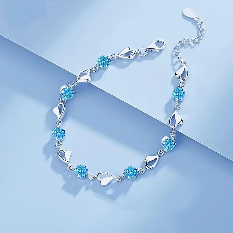 Halskette + Armband Stilvolles Schmuckset Mit Funkelndem Herzdesign, Gepflastert Mit Glänzendem Zirkonia