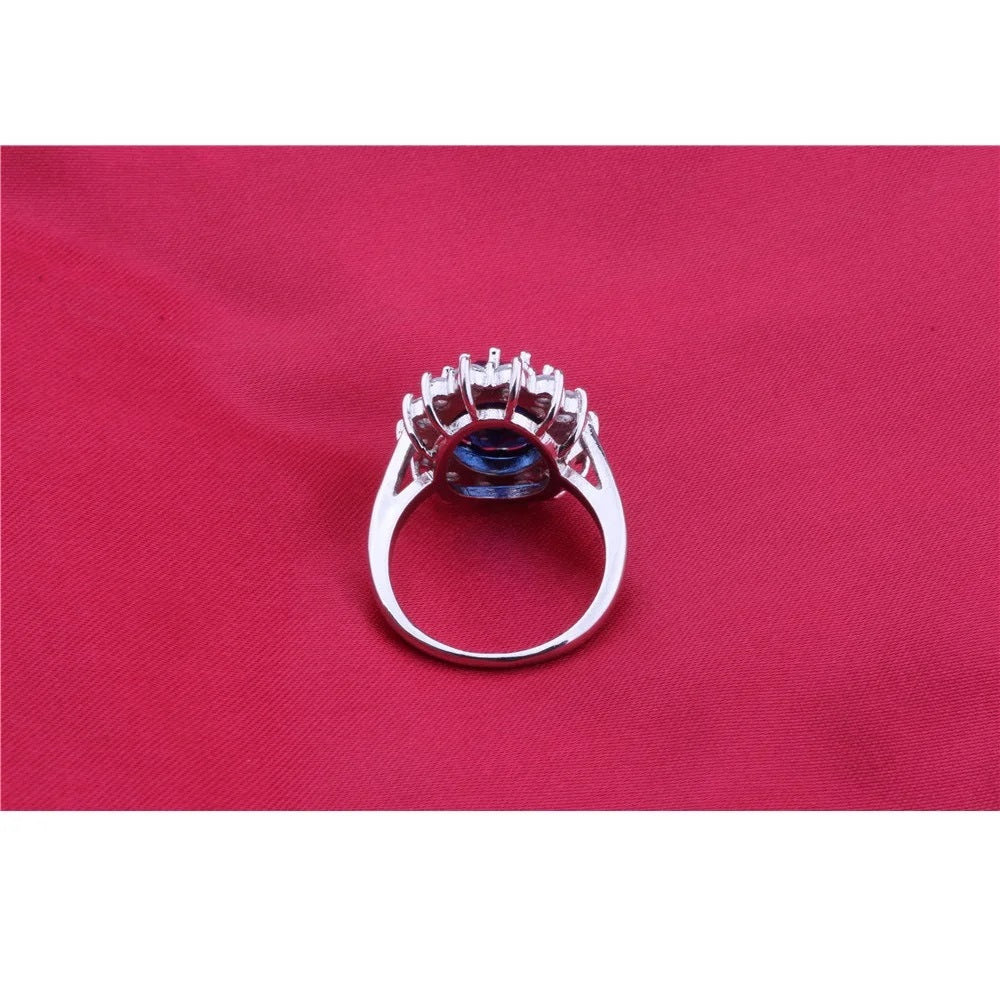Schmuckset aus 925er-Sterlingsilber für Damen, Halskette, Ohrringe und Ring mit ovalem Zirkon-Kristall